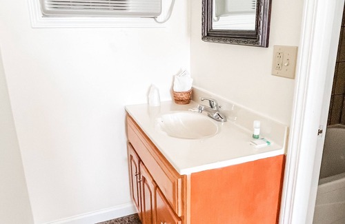 Whitehall Apartment | Room #17