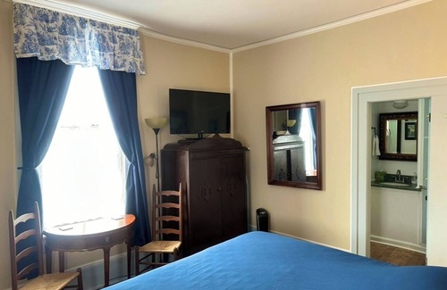 Shelbyville Bed & Breakfast | Room 2 King Belmont Inn on 1st floor In room private bathroom Shelbyville, TN