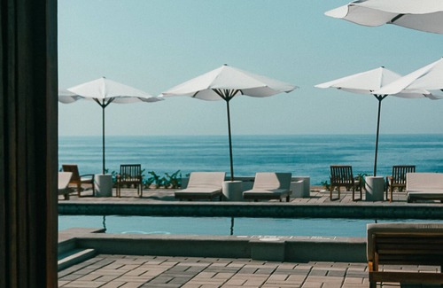 Isla Navidad Apartment | ROOM 2- Spacious Ocean Front Condo for 6 People