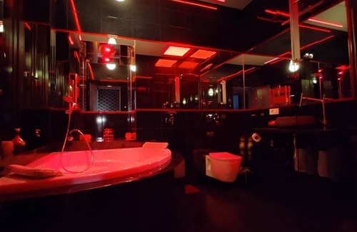 Brasov Old Town Apartment | ROOM 21 Pure Relaxation in The Heart of Brasov!