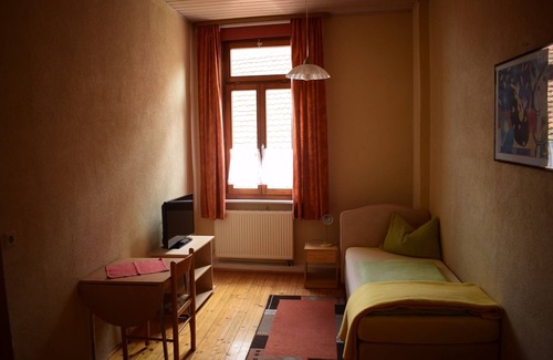 Munderkingen Apartment | Room 21 with private toilet on the floor