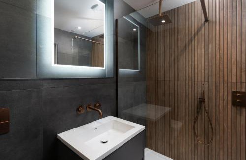 Marazion Apartment | Room 3 Hotel style Double bedroom in Marazion