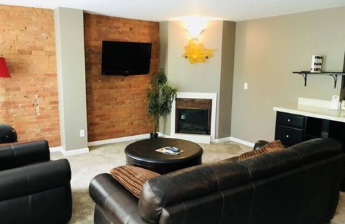 Corning Apartment | ROOM 3 Luxury King Suite