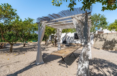 Formentera de Segura Apartment | Room '3' with Mountain View, Wi-Fi and Air Conditioning