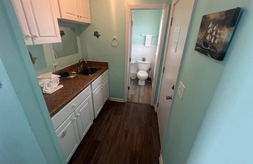 Topsail Beach House | Room #304 Mini Efficiency 2 Double Beds Pets Yes