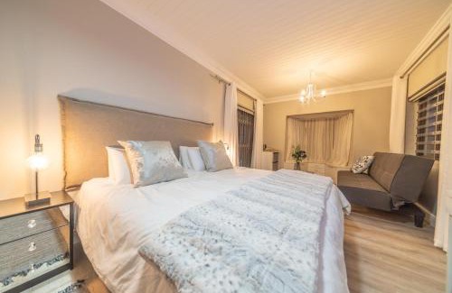 Simondium House | Room 4 - LEO Sky Guest House