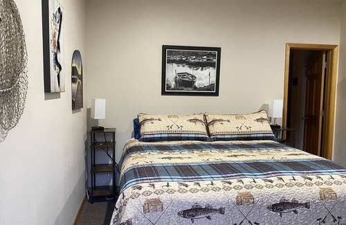 Wolf Creek Cabin | Room 4 @ Montana's Wolf Creek Lodge
