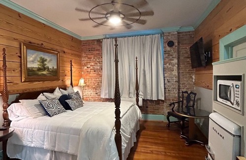Carthage Hotel | Room 4 (sleeps 2) at Chipley's Squareview Inn
