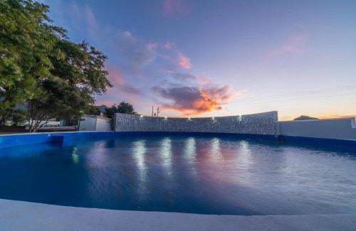 Simondium House | Room 5 - LEO Sky Guest House