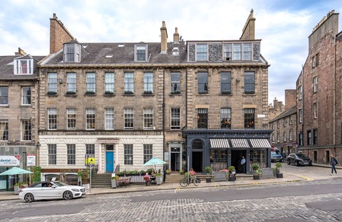 New Town House | Room 6 Summary: No. 5