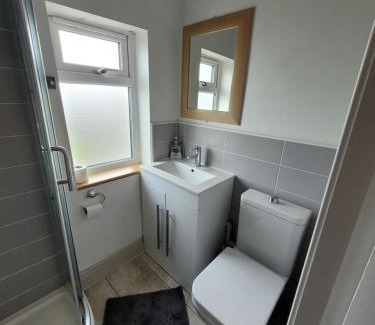 Ellesmere Port House | Room@87