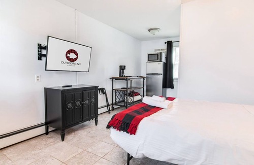 Balsam Lake Apartment | Room 9 Boutique Hotel Balsam Lake, WI