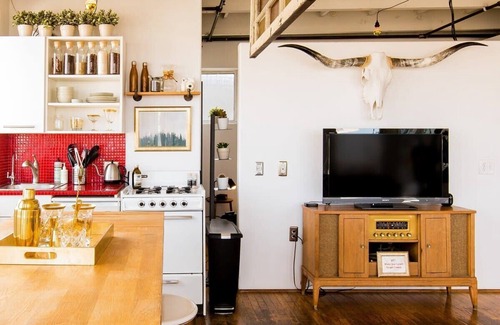Little Italy Apartment | Room A at The Dutra Inn - Little Italy