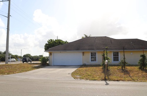 Lake Worth House | Room A in a nice house