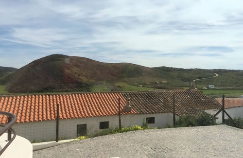 Carrapateira Apartment | Room 'Amado' with Shared Garden and Wi-Fi