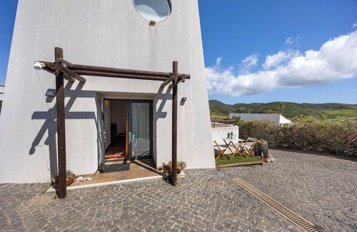 Carrapateira Apartment | Room 'Amado' with Shared Garden and Wi-Fi