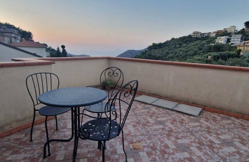 Ficarra Apartment | Room 'Appartamento 3 - Stanza 31' with Shared Terrace, Wi-Fi and Air Conditioning