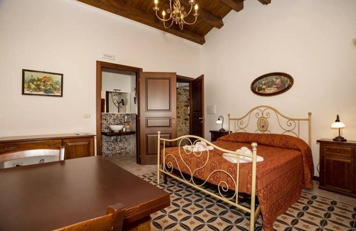 Sant'Angelo di Brolo House | Room 'Arcaloro Resort Rooms Luna' with Sea View, Wi-Fi and Air Conditioning