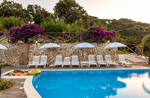 Sant'Angelo di Brolo Apartment | Room 'Arcaloro Resort Rooms Volpe', Wi-Fi and Air Conditioning
