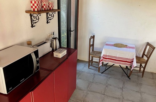 Sare Bed & Breakfast | Room at the foot of the Rhune