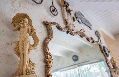 Woodland Hills Bed & Breakfast | Room at the house of Movies