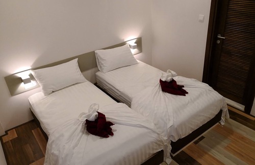 Rasdhoo Bed & Breakfast | Room at White Coral Rasdhoo