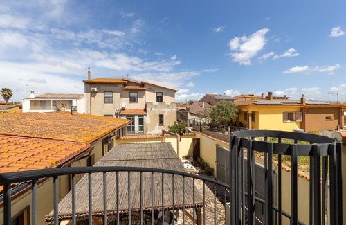 Palmas Arborea Apartment | Room 'Camera 4' with Shared Terrace, Wi-Fi and Air Conditioning