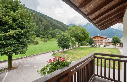 Caderzone Terme Apartment | Room 'Camera Doppia N 4' with Mountain View, Shared Garden and Wi-Fi