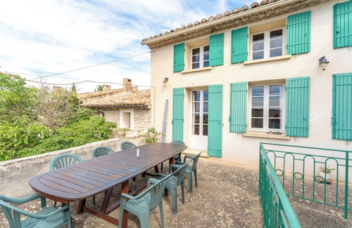 Saint-Pierre-de-Vassols Apartment | Room 'Chambre Jaune Et Chambre Bleue' with Private Pool, Shared Terrace and Wi-Fi