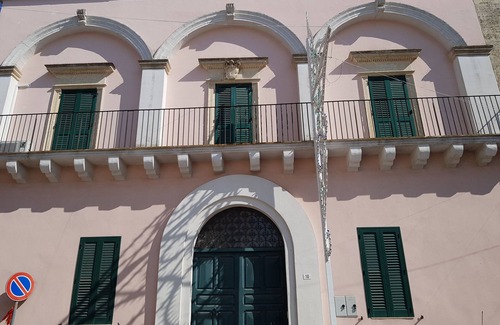 San Donato di Lecce Apartment | Room 'Ciclamino' with Shared Terrace, Wi-Fi and Air Conditioning