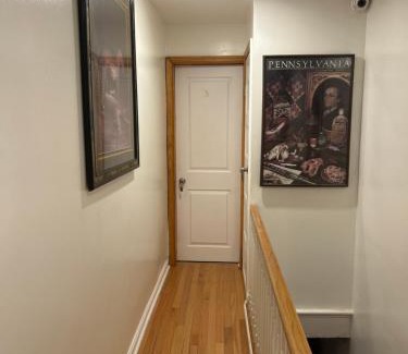 Point Breeze House | ROOM CLOSE TO THE CITY, Airport, stadiums,casino, rocky steps