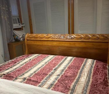 Point Breeze House | ROOM CLOSE TO THE CITY, Airport, stadiums,casino, rocky steps