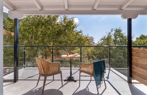 Anthousa Apartment | Room 'Deluxe Loft - A' with Shared Terrace, Wi-Fi and Air Conditioning
