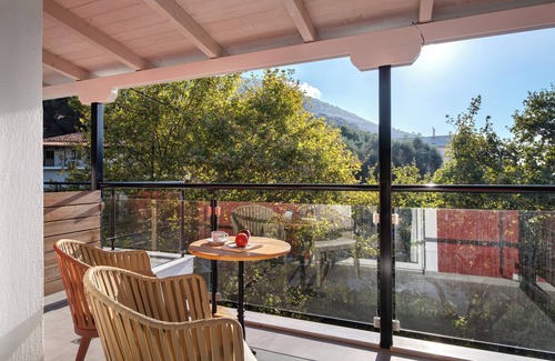 Anthousa Apartment | Room 'Deluxe Loft - B' with Shared Terrace, Wi-Fi and Air Conditioning