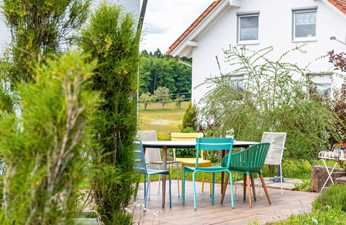 Thalheim Apartment | Room 'Doppelzimmer' with Private Terrace, Shared Garden and Wi-Fi