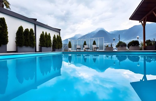 Marlengo Apartment | Room 'Doppia Vista Panoramica Sup 102' with Mountain View, Wi-Fi and Air Conditioning