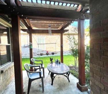 West Dallas House | Room Downtown Dallas