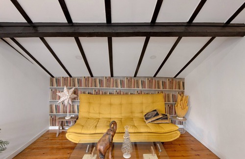 Campanha Apartment | Room 'Duplo J' with Shared Garden and Wi-Fi