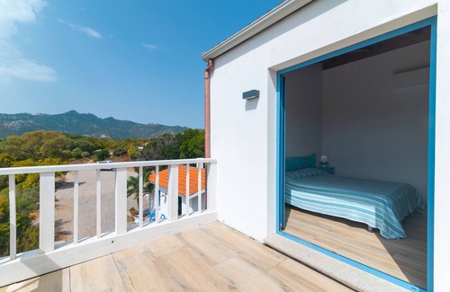 Calangianus Apartment | Room 'Elicriso' with Mountain View, Wi-Fi and Air Conditioning