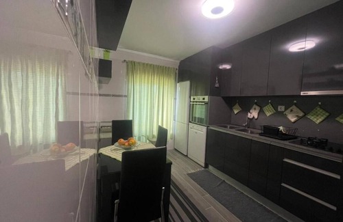 Palhais Apartment | Room for 2 people with WC Living Room and Kitchen