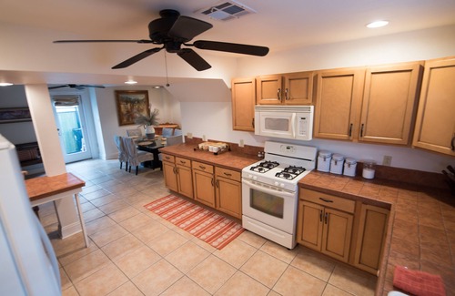 Broadmoor House | Room for everyone in Uptown