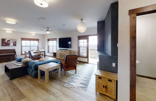 Snowshoe Condo | Room for Everyone in Spacious 6BR Soaring Eagle! by RedAwning