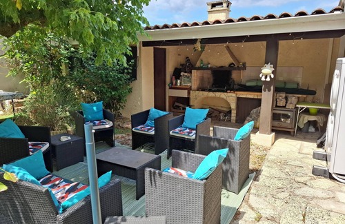 Coutras House | Room for rent by the night with breakfast included near Saint-Emilion