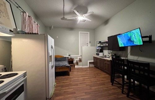 Regional District of Nanaimo Apartment | Room for rent in Surrey area