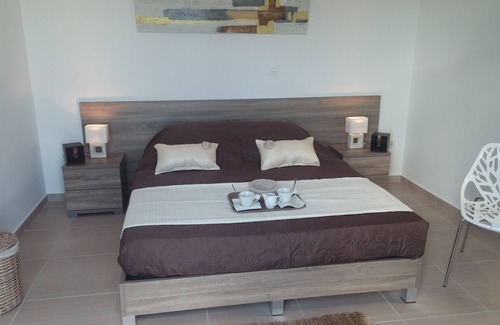 Kos Town Bed & Breakfast | Room for rent overlooking the pool with sea views, with sea view.