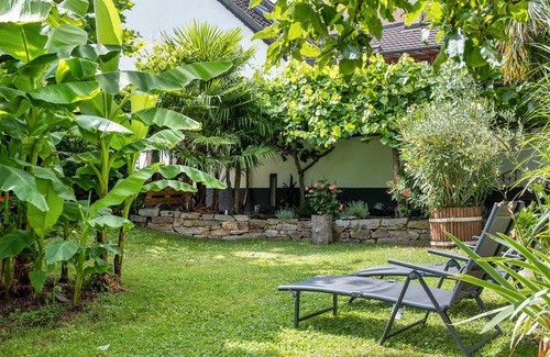 Ihringen Apartment | Room 'Gästezimmer' with Shared Terrace, Shared Garden and Wi-Fi