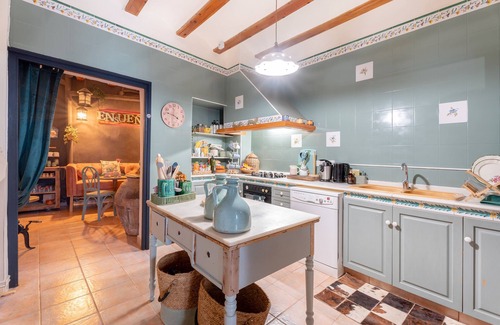 Alcublas Apartment | Room 'Habitacion 1A' with Shared Pool, Private Garden and Wi-Fi