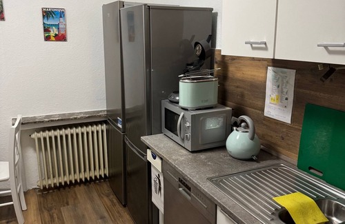 Lingen Apartment | Room 'Haus Erika 1' with Shared Terrace and Wi-Fi
