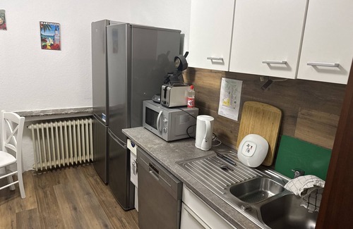 Lingen Apartment | Room 'Haus Erika 2' with Shared Terrace and Wi-Fi