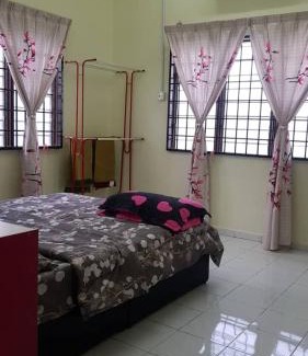 Sungai Besar House | Room/Homestay NazaDja